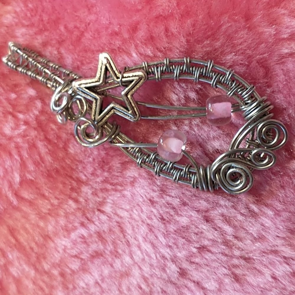 NWT Shooting Star Pendant